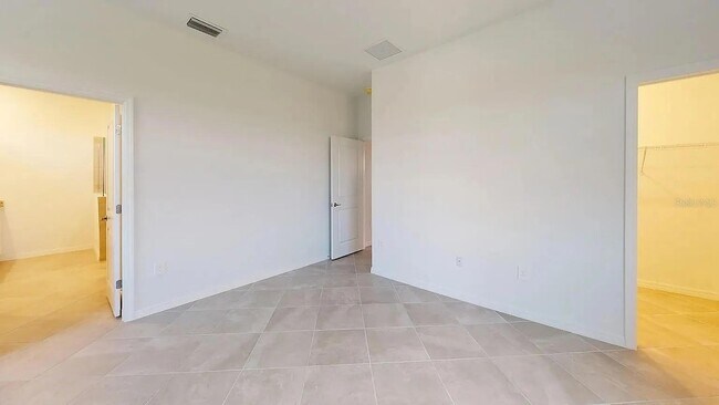 Building Photo - 2017 Gardenia Ave