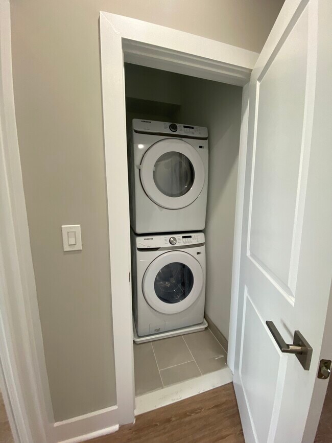 Building Photo - 1934 S Norwood St