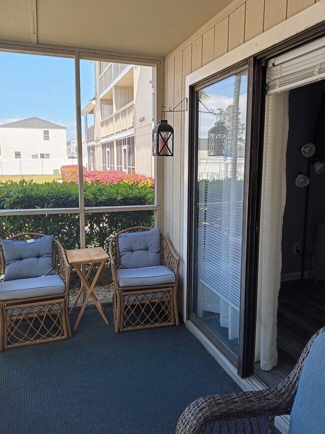 Building Photo - Golf Colony VII