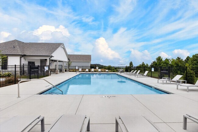 Building Photo - 5044 Highwood Dr