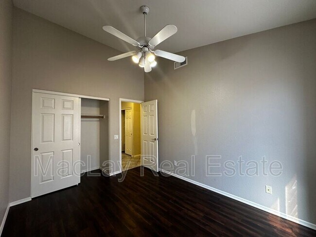 Building Photo - 14410 S 44th St