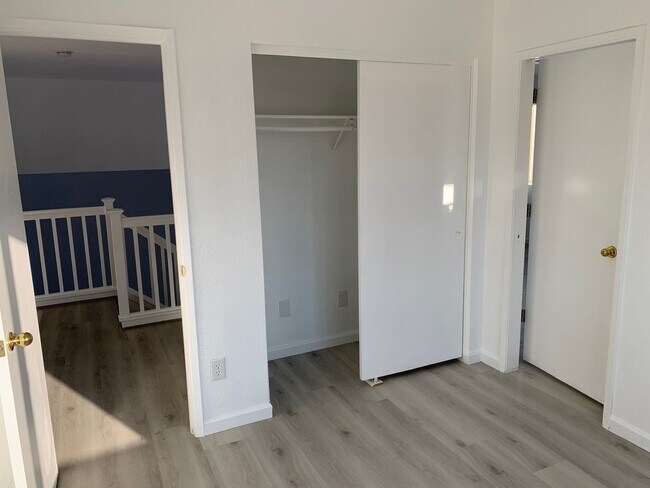Building Photo - Full remodeled 4 bedroom 3 Bathroom home