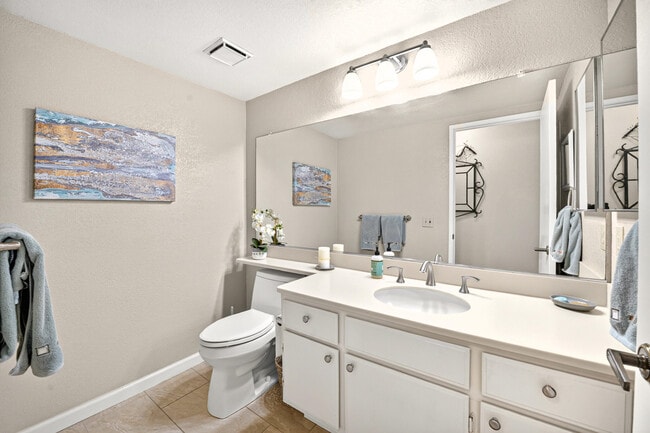 Building Photo - 41385 Woodhaven Dr W