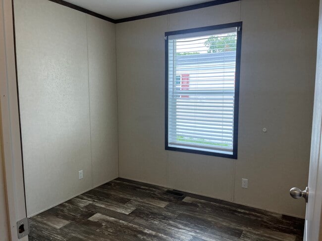 Building Photo - 46 Sparrow Hill Dr