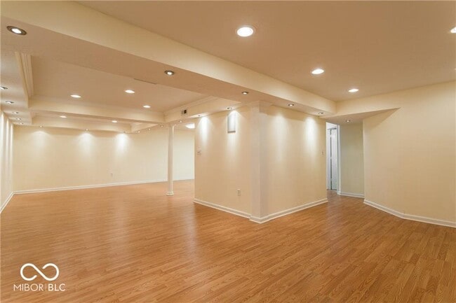 Building Photo - 13800 Stanford Dr