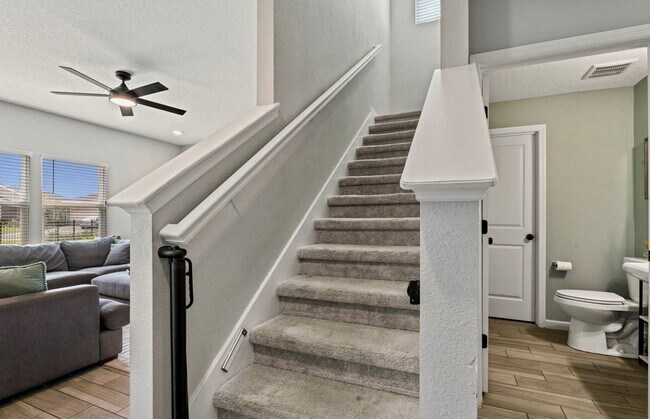 Building Photo - Gorgeous 4/ 2.5 Home in the Beautiful Lake Asbury Area of Clay County! $2,550.00