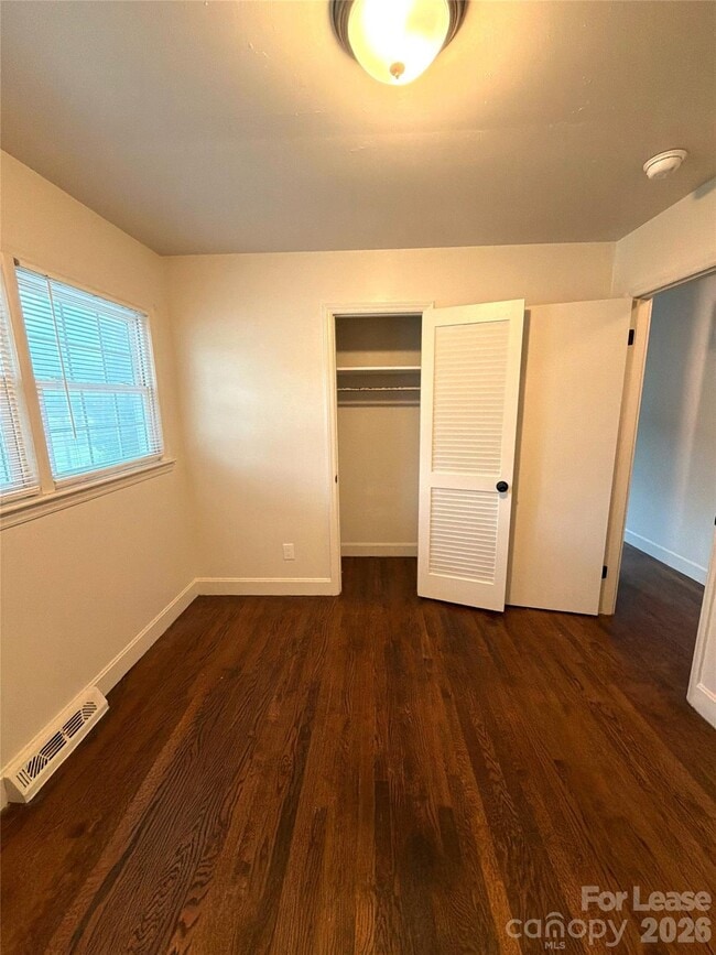 Building Photo - 4410 Brooktree Dr