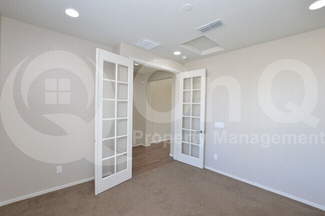 Building Photo - 9677 W Fallen Leaf Ln
