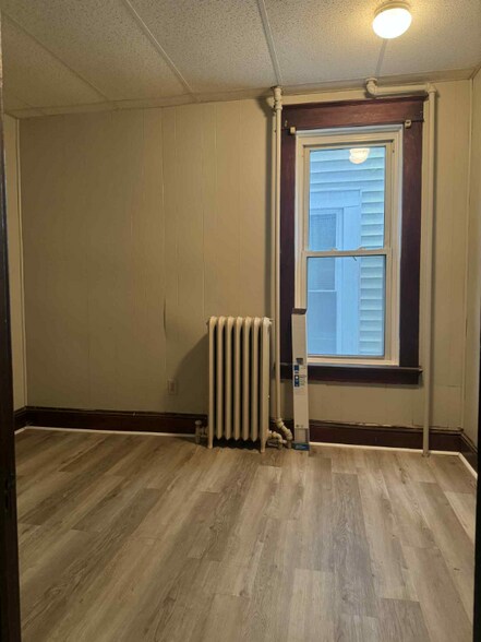 Building Photo - 598 Pawling Ave