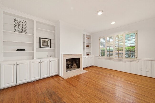 Building Photo - 5643 Piping Rock Ln