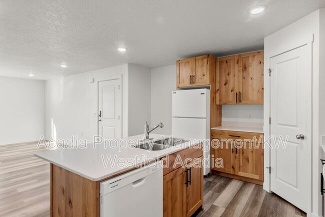 Building Photo - 5773 S 5th Ave