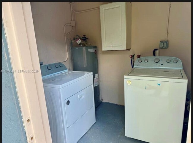 Building Photo - 6471 SW 27th St