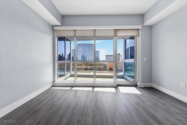 Building Photo - 4575 Dean Martin Dr