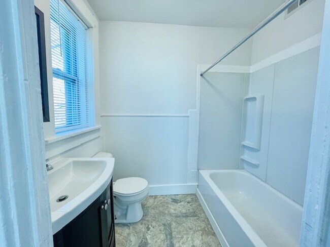 Building Photo - 3007 McNair Ave