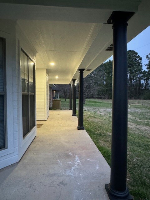 Building Photo - 9411 Crooked Creek Dr