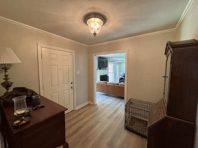 Building Photo - Coming Soon: Spacious 3 Bedroom 2 Bath-Hom...