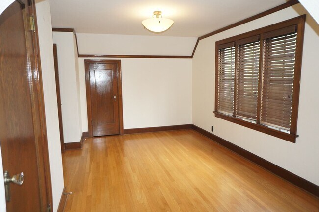 Building Photo - Fabulous Alameda/Beaumont 3 bedroom 1.5 ba...