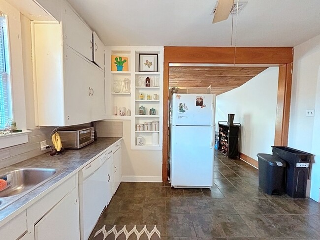 Building Photo - 3 Bedroom House in Capital Heights