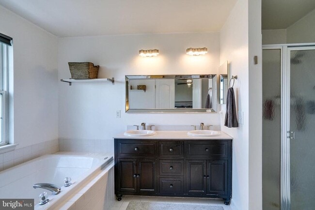 Building Photo - 955 Herons Run Ln