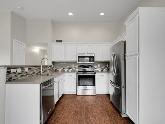 Building Photo - $2,395.00 - 3 Bedrooms, 2Bathrooms, Condo ...