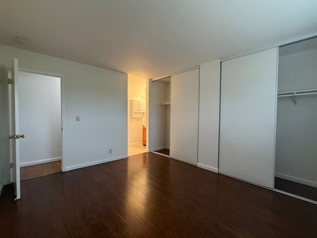 Building Photo - Lynn Ave Duplex