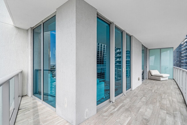 Building Photo - 1100 S Miami Ave