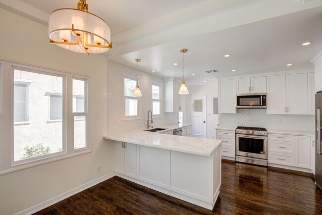 kitchen - 176 S Orange Dr