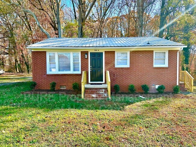 Building Photo - 504A Moore Dr