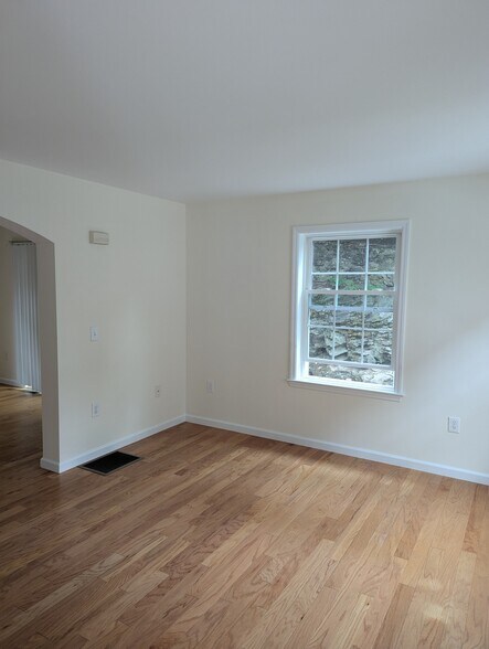 Building Photo - 126 Nethermont Ave