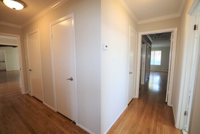 Building Photo - 25 Genevra Rd