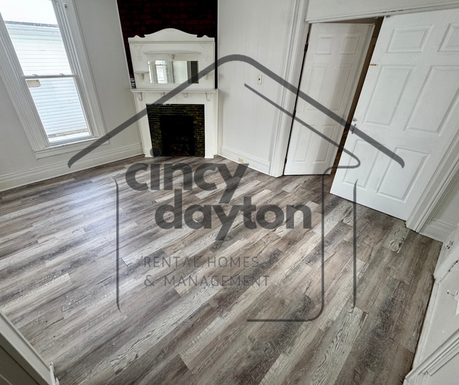 Building Photo - 110 N River St