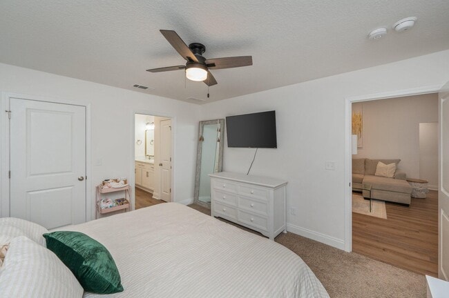 Building Photo - 691 S 11th St