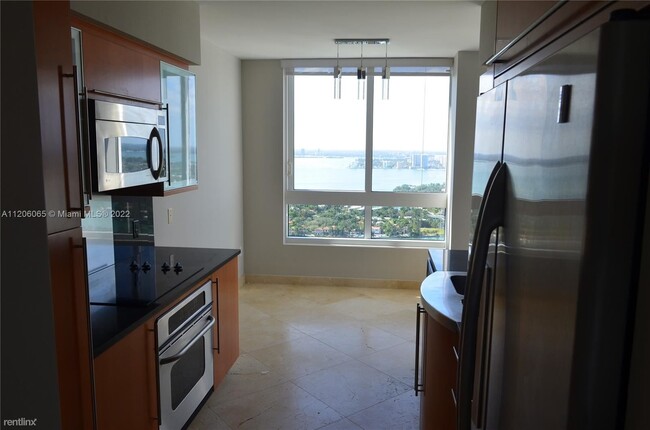 Building Photo - 2 br, 2 bath Condo - 6365 Collins Ave U N ...