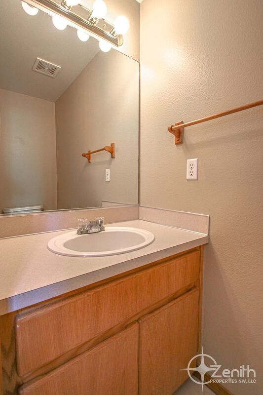 Building Photo - 3907 SE Sunrise Dr