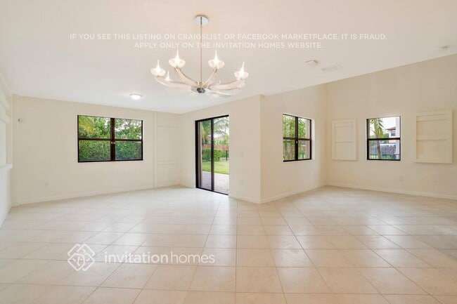 Building Photo - 132 NE 27th Terrace