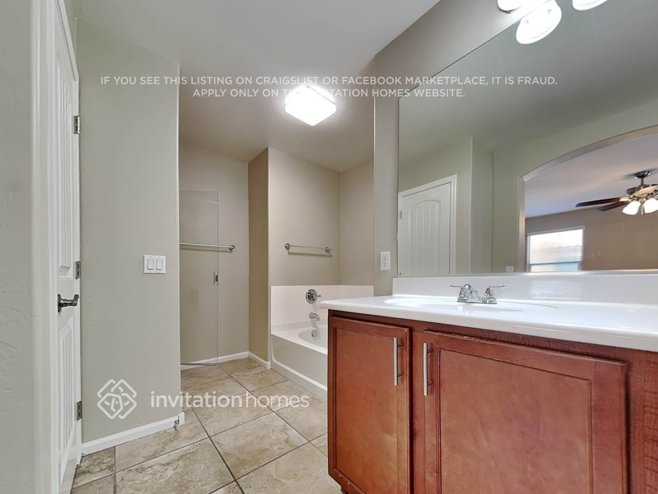 Building Photo - 1507 S Colt Dr