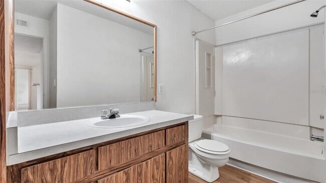 Building Photo - 455 Alt 19