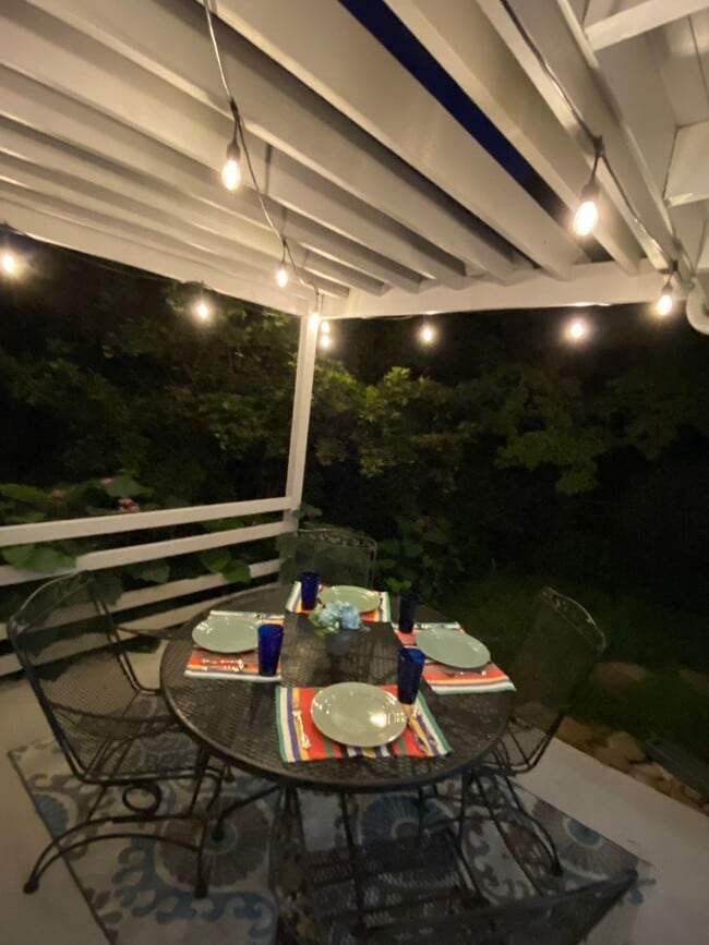 Building Photo - Paradise found! The perfect executive work...