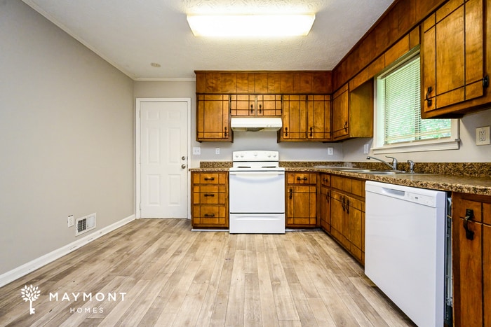 Building Photo - 2472 Hartford Dr