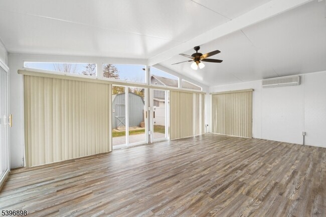 Building Photo - 17 Lathrop Ave