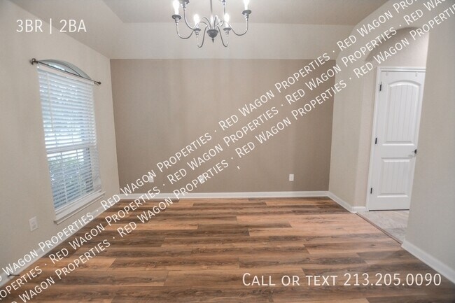Building Photo - 113 Santa Anita Rd