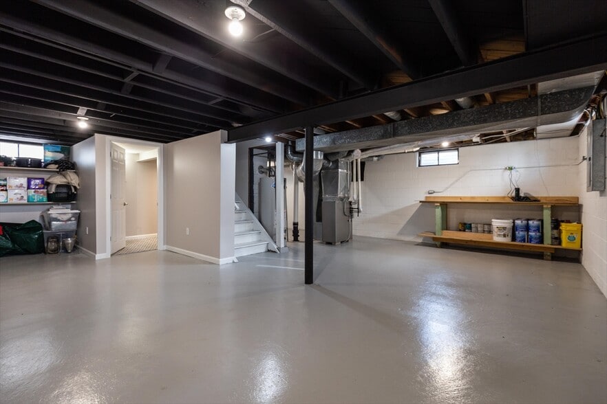 Building Photo - 145 N 72nd St