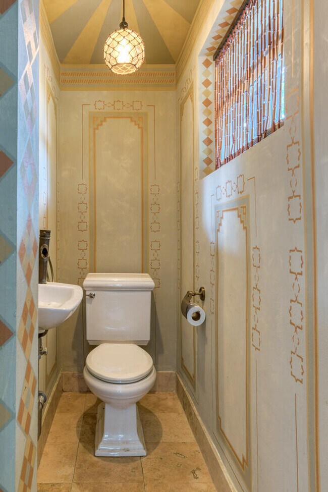 Building Photo - 336 Marlborough Pl
