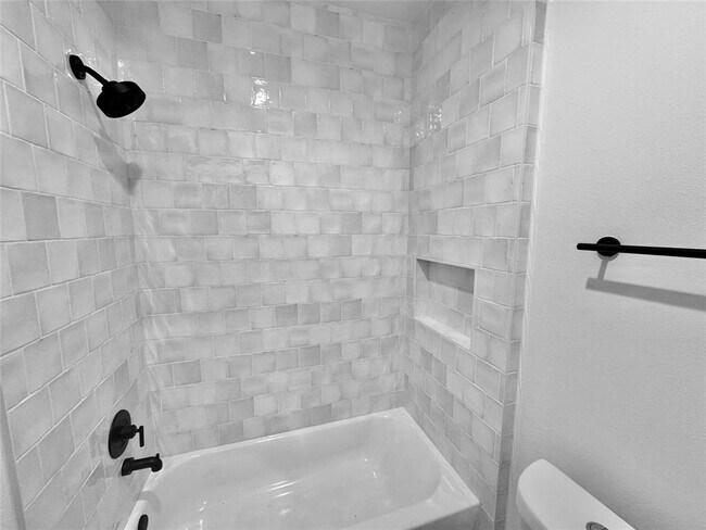 Building Photo - 308 E 36th St
