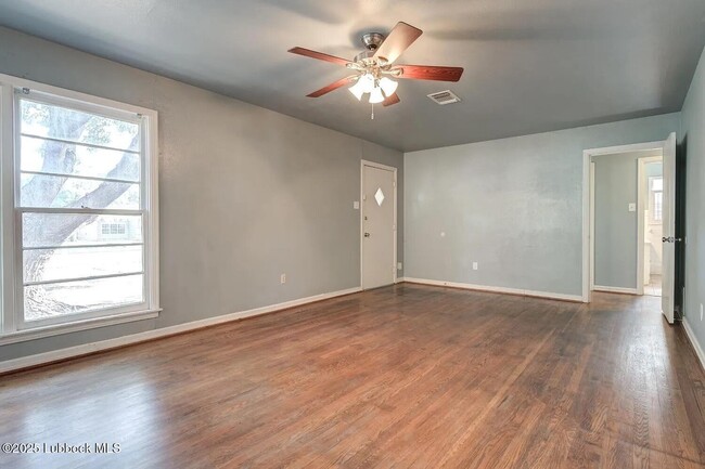 Building Photo - 2609 33rd St