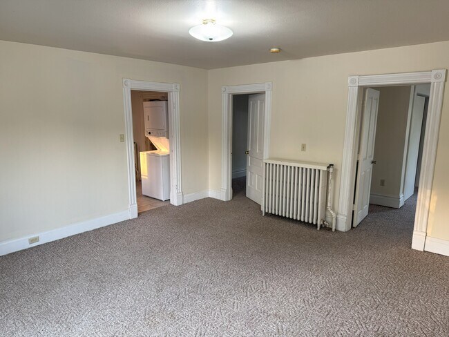 Building Photo - 608 Chippewa St