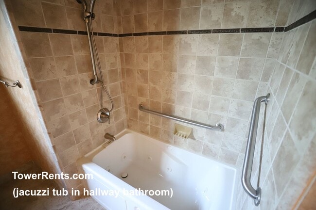 Building Photo - Santa Rosa: 3 bedroom, 2 1/2 bath Home wit...