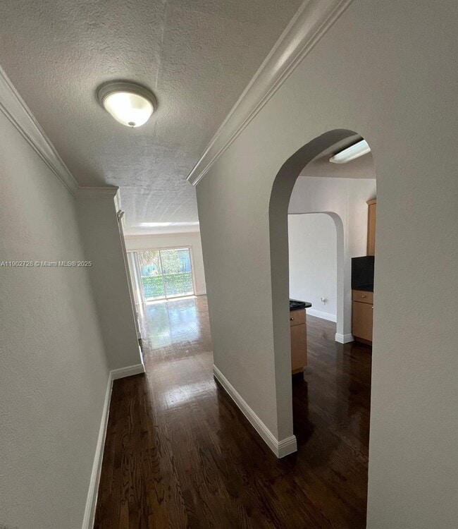 Building Photo - 980 NE 170th St