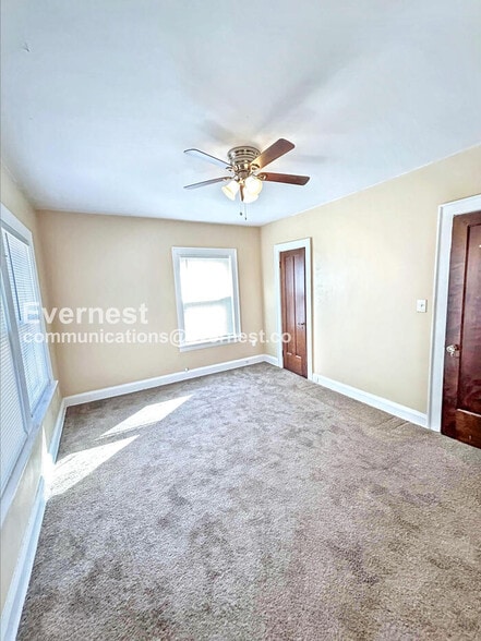 Building Photo - 988 Brunswick Rd