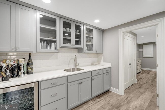 Building Photo - 6608 Spring Valley Dr